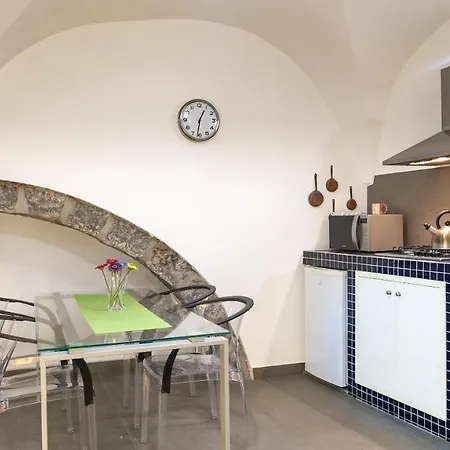 The House Apartment *