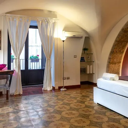 The House Apartment Catania