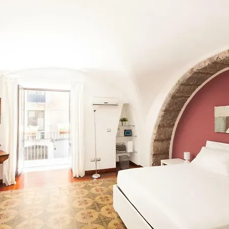 The House דירה *