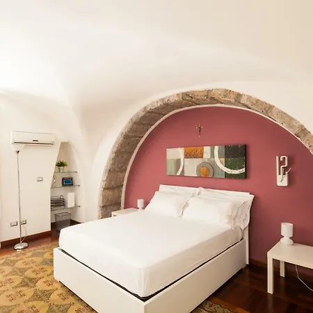 The House * קטאניה