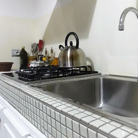 The House * קטאניה