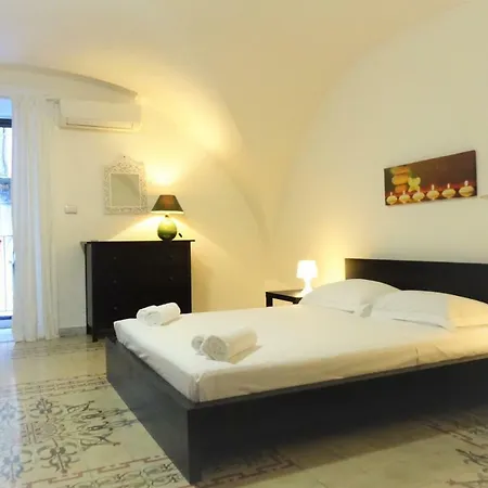 The House קטאניה