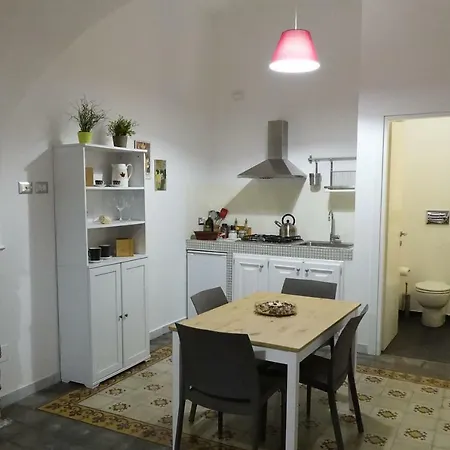 The House קטאניה