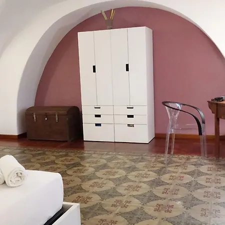 The House דירה *